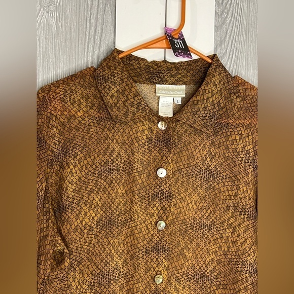 311. Sheer Button Down Blouse LIKE NEW Large - Picture 1 of 7